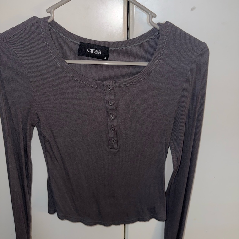Cider Charcoal Buttoned Long Sleeve Top